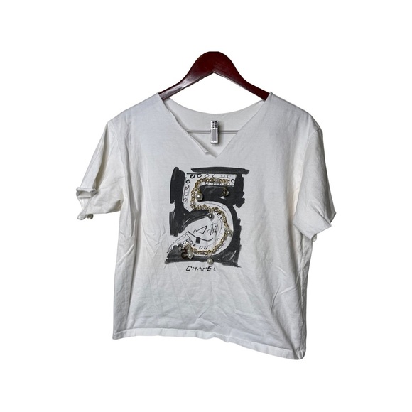 OLENE Chanel 5 heeled and chained cut out V neck short sleeve tee - Picture 1 of 10